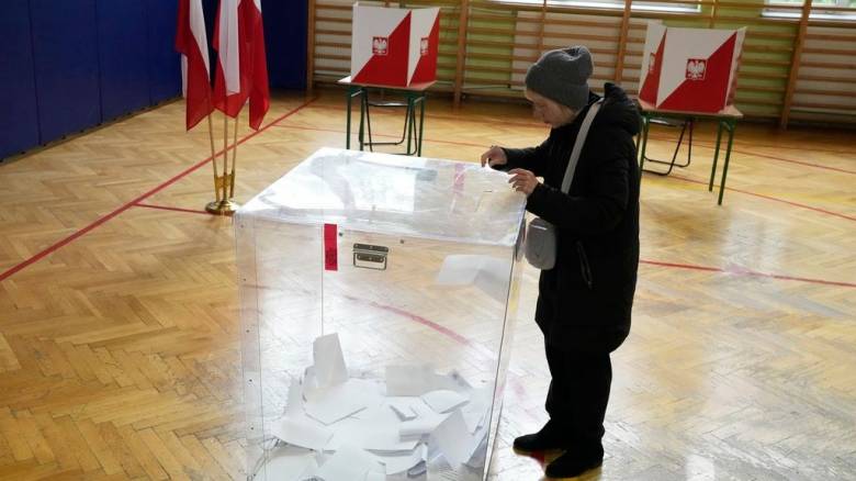 Πολωνία: Στις κάλπες ξανά για εκλογή προέδρου - Με το βλέμμα στραμμένο στην ΕΕ