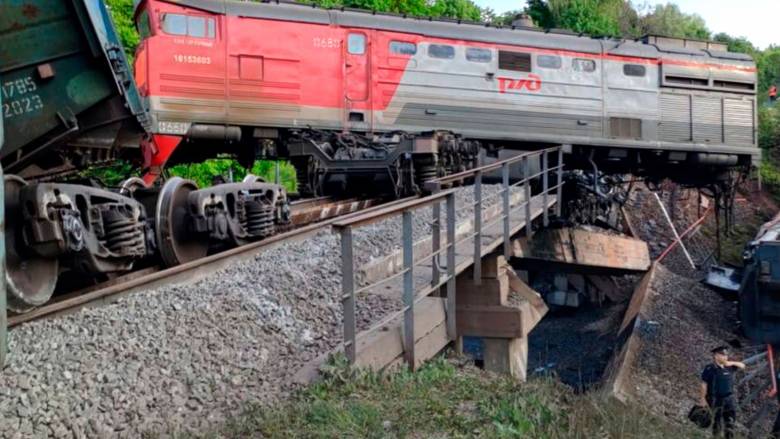 «Από εκρήξεις προκλήθηκε η κατάρρευση των γεφυρών»: Η πρώτη επίσημη ανακοίνωση της Ρωσίας