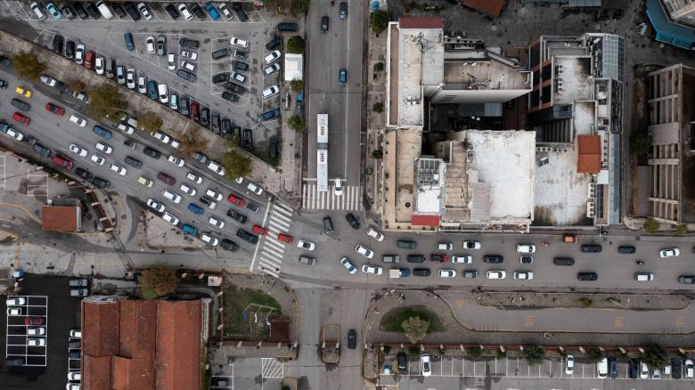 Νέος ΚΟΚ: Κλιμακωτές ποινές για υπότροπους, αφαίρεση άδειας έως 8 έτη και πρόστιμα μέχρι 8.000 ευρώ