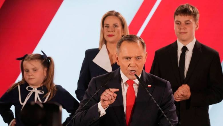 Ο εθνικιστής Ναβρότσκι κέρδισε τις εκλογές στην Πολωνία - Οριακή η επικράτησή του