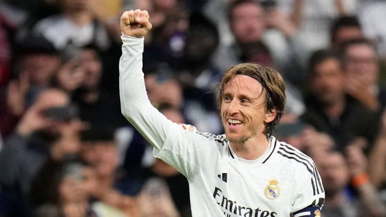 Η Μίλαν συμφώνησε με τον Μόντριτς, υπογράφει την Τετάρτη μονοετές συμβόλαιο