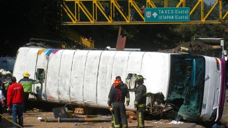 Ανατροπή τουριστικού λεωφορείου στο Μεξικό με 11 νεκρούς και 17 τραυματίες