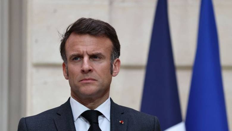 Επέστρεψε στη θέση του το κέρινο ομοίωμα του Εμανουέλ Μακρόν που είχε κλαπεί από ακτιβιστές