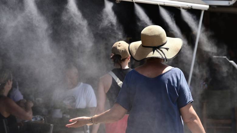 «Καμίνι» όλη η χώρα: Δείτε πού ξεπέρασε τους 43 βαθμούς το θερμόμετρο - «Γονάτισε» και η Αθήνα