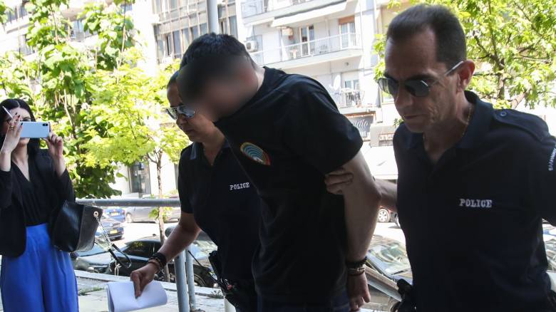 Θεσσαλονίκη: Κακουργηματική δίωξη στον 34χρονο που κλώτσησε και πάτησε γατάκι με το αυτοκίνητο