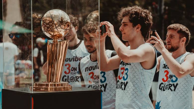 Η Novibet έφερε τη μαγεία του NBA στο κέντρο της Αθήνας με το ‘3on3 Road To Glory’