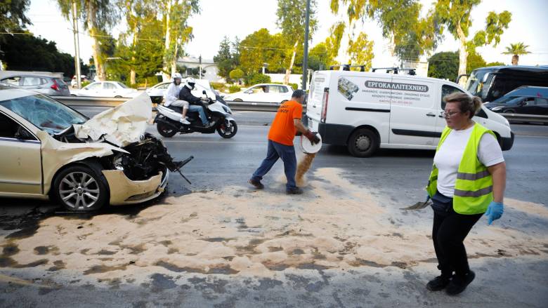 Άλιμος: Δίωξη για κακούργημα στον 23χρονο οδηγό ταξί για τον θανατηφόρο τραυματισμό της 62χρονης