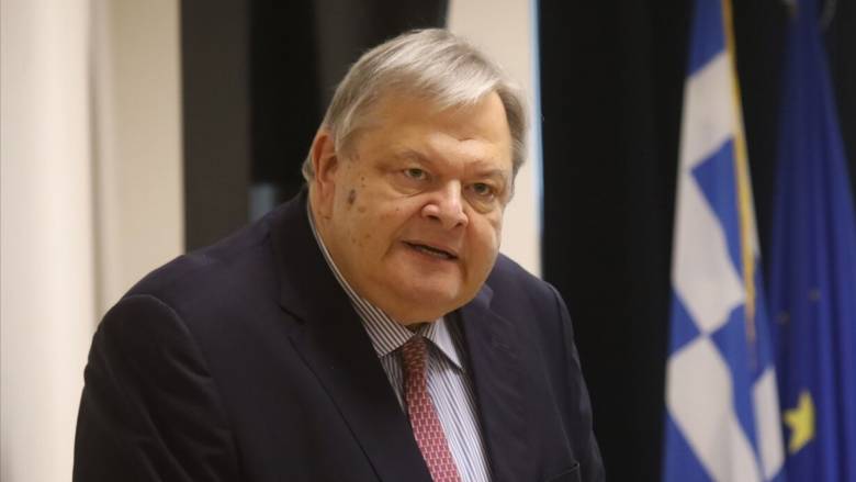 Βενιζέλος στη δίκη των μαρτύρων της Novartis: Πολλαπλό και συνεχές πλήγμα για το κράτος δικαίου