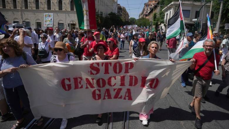 Ιταλία: Μαζική κινητοποίηση της αντιπολίτευσης υπέρ του άμαχου πληθυσμού της Γάζας