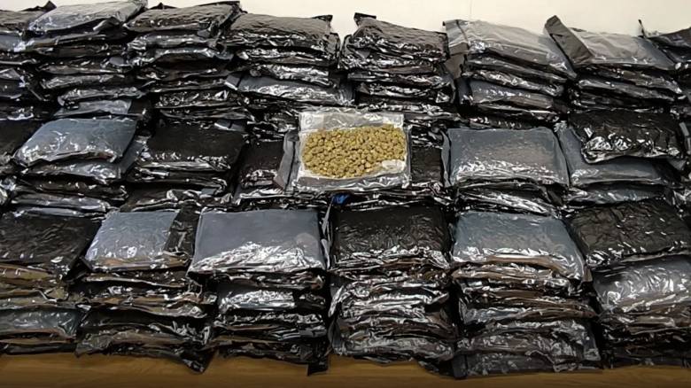 Πάνω από 180 κιλά κάνναβη σε αποθήκη του τελωνείου στο «Ελ. Βενιζέλος» εντόπισε η ΕΛΑΣ