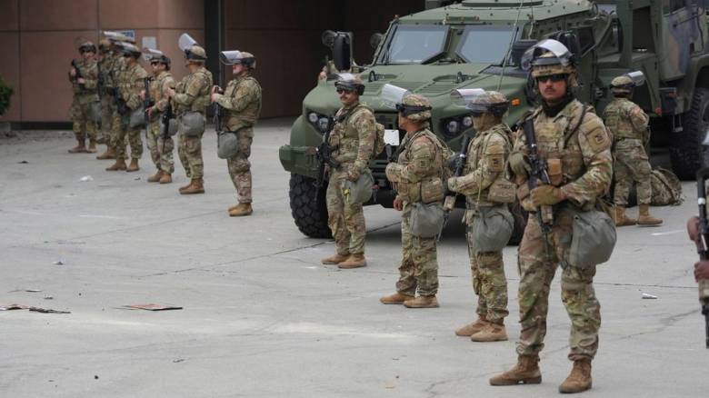 Πιτ Χέγκσεθ: «Έτοιμοι να παρέμβουν πεζοναύτες αν συνεχιστεί η βία στο Λος Αντζελες»