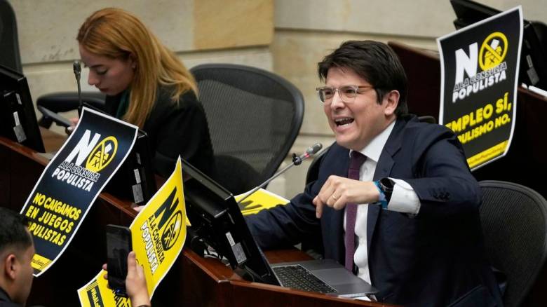 Κολομβία: Σε κρίσιμη κατάσταση ο γερουσιαστής Μιγκέλ Ουρίμπε μετά την επίθεση που δέχθηκε