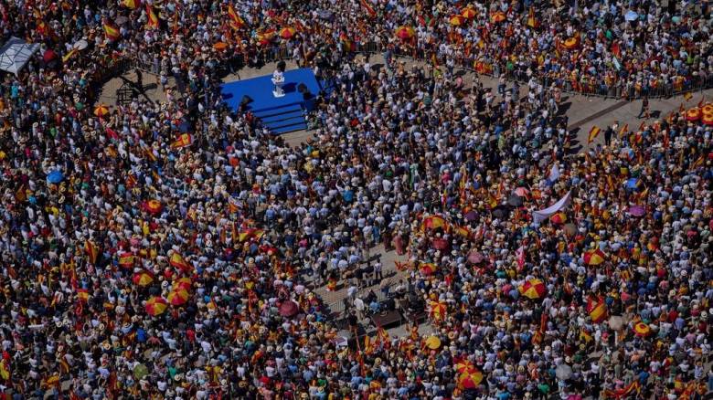 Χιλιάδες διαδηλωτές στη Μαδρίτη κατά της κυβέρνησης Σάντσεθ - Ζητούν πρόωρες εκλογές