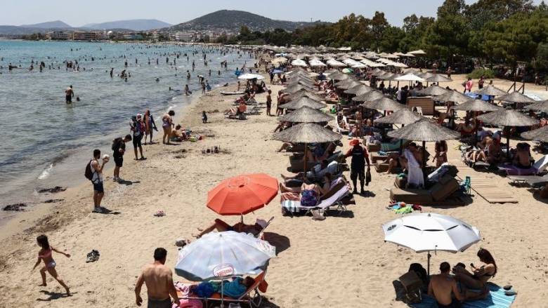 Με θερμοκρασίες «καύσωνα» ο καιρός του Αγίου Πνεύματος - «Βούλιαξαν» οι παραλίες, πού θα έχει 38άρια