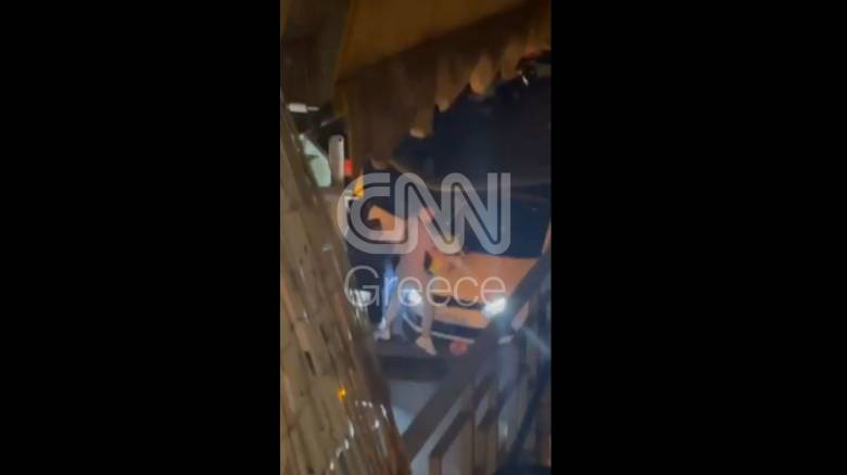 Κυψέλη: Βίντεο από τον ξυλοδαρμό υπαλλήλου καθαριότητας - Του επιτέθηκαν με μπουνιές και κλωτσιές