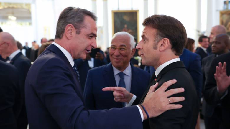 Μητσοτάκης από Γαλλία: Αρτηρίες των σύγχρονων οικονομιών οι ηλεκτρικές και ψηφιακές διασυνδέσεις