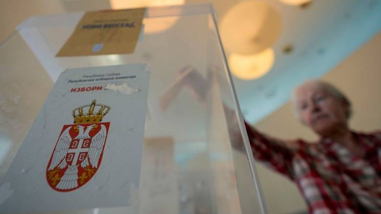 Σερβία: Κυβέρνηση και αντιπολίτευση ανακήρυξαν τη νίκη τους στις δημοτικές εκλογές