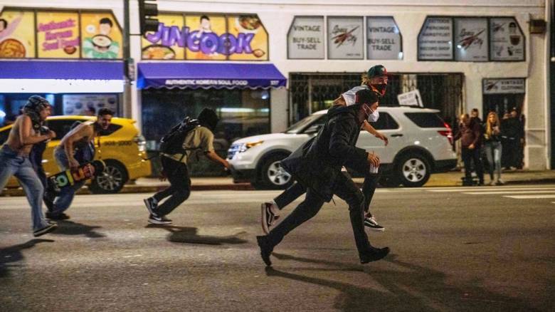 Λος Άντζελες: Εντοπίστηκε πτώμα κοντά σε λεηλατημένα καταστήματα