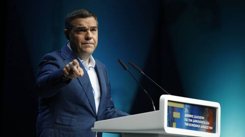 Τσίπρας: «Πρέπει να απευθυνθούμε στους πολλούς με κάθε δυνατό τρόπο»