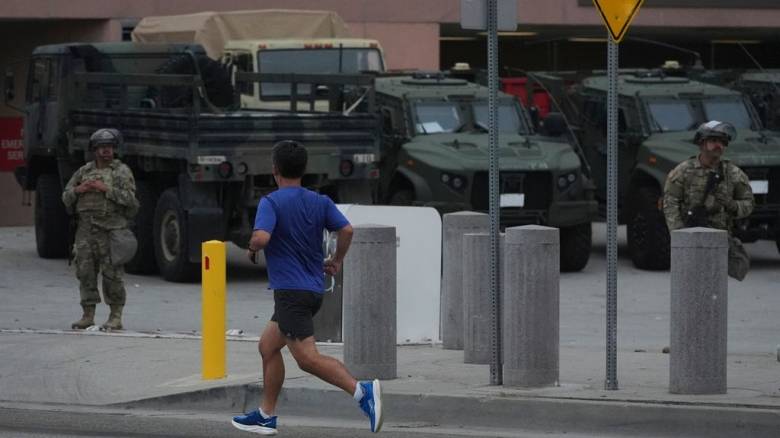 Ο στρατός στους δρόμους του Λος Άντζελες κοστίζει... χρυσάφι, αλλά ο Τραμπ δεν κάνει πίσω