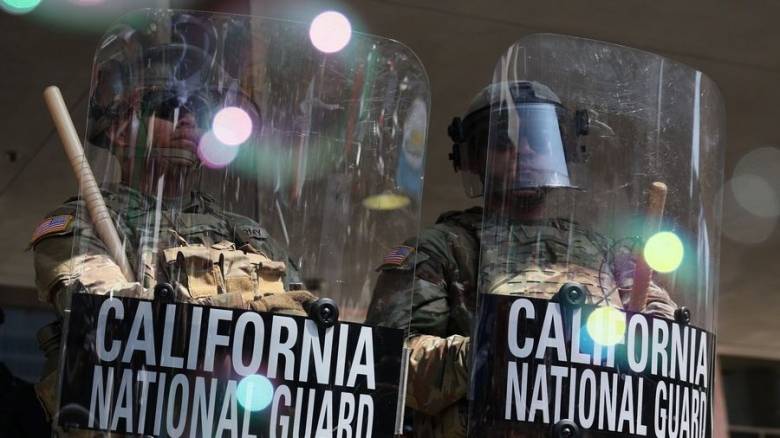 Λος Άντζελες: Οι πεζοναύτες θα αναπτυχθούν σύντομα και θα μπορούν να θέτουν υπό κράτηση πολίτες