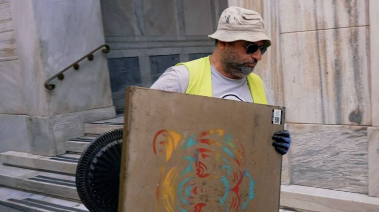 Δούκας: Τελειώνουμε με το «κάνω ό,τι θέλω» στο δημόσιο χώρο - Επιχείρηση σκούπα στην  Αγ. Ειρήνη