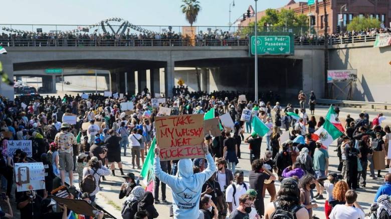 Φόβοι για εξάπλωση των συγκρούσεων στις μεγάλες πόλεις των ΗΠΑ - Η σκληρή γραμμή Τραμπ