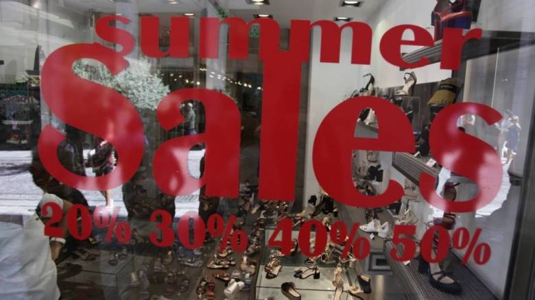 Θερινές εκπτώσεις 2025: Πότε κάνουν πρεμιέρα - Ποια Κυριακή θα παραμείνουν ανοιχτά τα καταστήματα