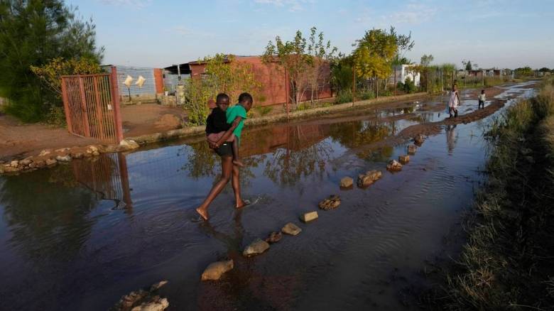 Νότια Αφρική: Τουλάχιστον 49 οι νεκροί από τις πλημμύρες