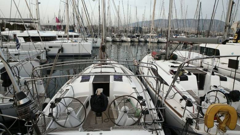 Θρίλερ στον Άλιμο με νεκρό μέλος πληρώματος γιοτ