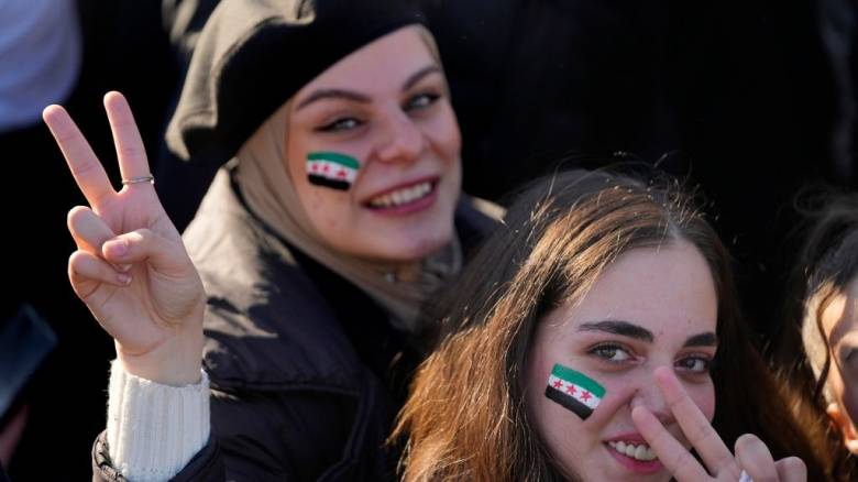 Η Συρία με νόμο επιβάλει ολόσωμα μαγιό και μπούργκες για τις γυναίκες στις παραλίες