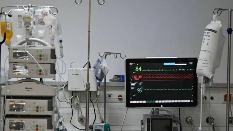 Αγωνία για τα παιδιά που ανασύρθηκαν από τον Άραχθο - Νοσηλεύονται διασωληνωμένα