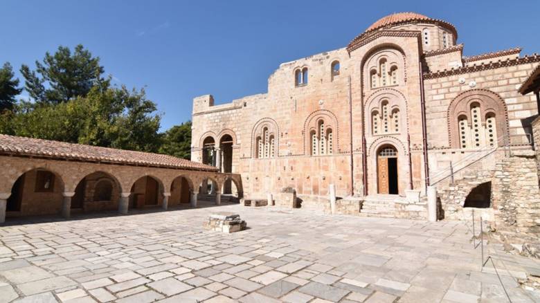 ΥΠΠΟ: Θωρακίζεται η Μονή Δαφνίου με σύγχρονο σύστημα πυρασφάλειας