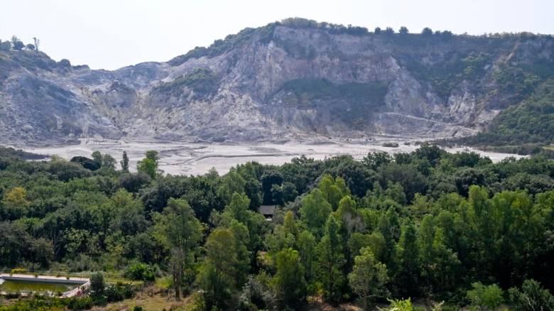 Φλεγραία Πεδία: Νέα μελέτη αποκαλύπτει γιατί το ιταλικό υπερηφαίστειο είναι τόσο ανήσυχο