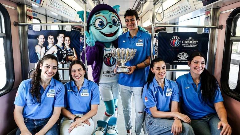 Στα χρώματα του Ευρωμπάσκετ Γυναικών «ντύνονται» το μετρό και το τραμ