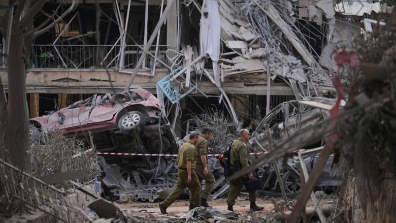 Ισραήλ:Σκηνές πανικού, κατεστραμμένα κτήρια και τραυματίες καταγράφει βίντεο από την ιρανική επίθεση