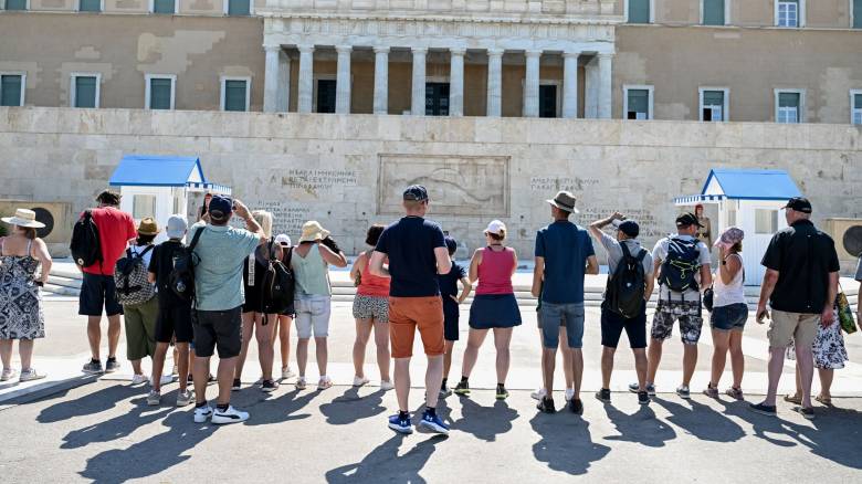 Τα μεγάλα «πορτοφόλια» του ελληνικού τουρισμού – Πόσα δαπανούν και τι σχεδιάζουν να ξοδέψουν