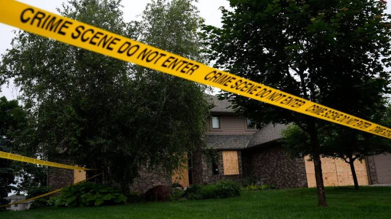 Βρέθηκε το όχημα του δολοφόνου της βουλευτού στη Μινεσότα - Ανθρωποκυνηγητό για τον εντοπισμό του