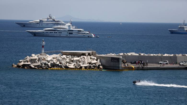 Νέο βίντεο ντοκουμέντο από τη στιγμή της πτώσης του ελικοπτέρου στη Μαρίνα Βουλιαγμένης