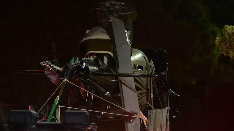 Μαρίνα Βουλιαγμένης: Ολοκληρώθηκε η ανέλκυση του ελικοπτέρου - Ποια σενάρια εξετάζονται