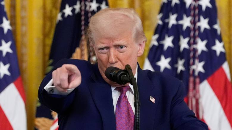 «Μπορούμε να κάνουμε ό,τι θέλουμε» - Τι είπε ο Τραμπ για τη λήξη της προθεσμίας για τους δασμούς