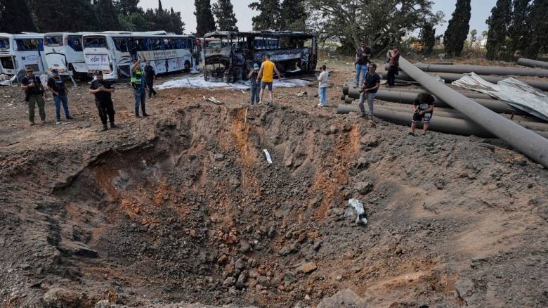 Ισχυρές εκρήξεις σε Τελ Αβίβ και Ιερουσαλήμ - Υλικές ζημιές από πυραύλους