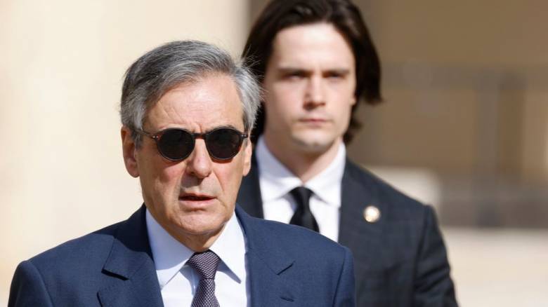 Γαλλία: Σε 4ετή φυλάκιση με αναστολή καταδικάστηκε ο πρώην πρωθυπουργός Φρανσουά Φιγιόν