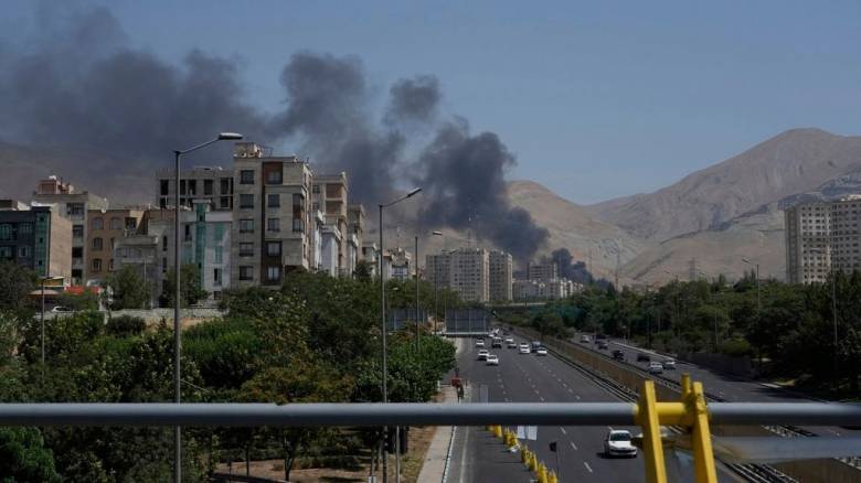 Ο ισραηλινός στρατός ανακοίνωσε ότι κατέστρεψε δύο ιρανικά F-14 σε βάση κοντά στην Τεχεράνη