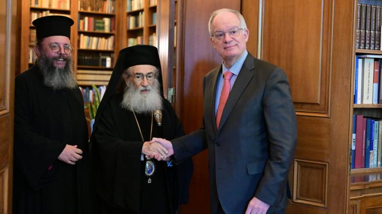 Αρχιεπίσκοπος Σινά σε Τασούλα: Θα προασπιστώ τα συμφέροντα της Μονής Αγίας Αικατερίνης