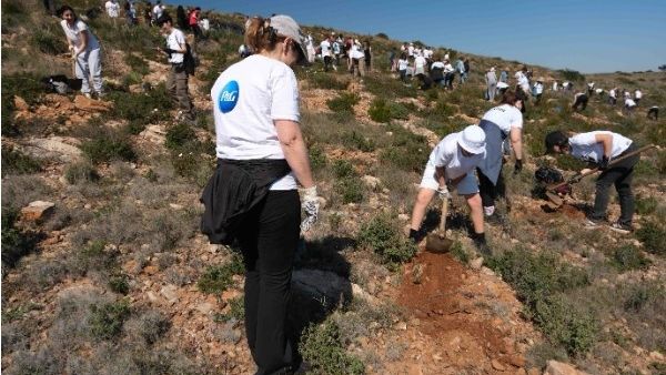 Πώς οι πρωτοβουλίες της P&G εμπνέουν για συλλογική δράση με στόχο την προστασία του περιβάλλοντος