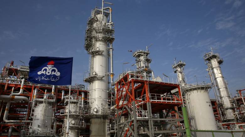 Στο στόχαστρο του Ισραήλ τα κοιτάσματα φυσικού αερίου και οι πετρελαϊκές υποδομές του Ιράν