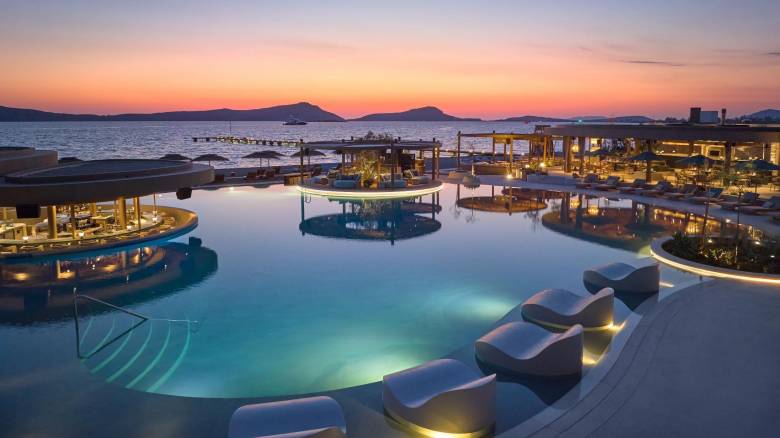 Διάσημοι σεφ, food festivals και αληθινοί μάγοι προσγειώνονται στα καλύτερα resorts της χώρας μας