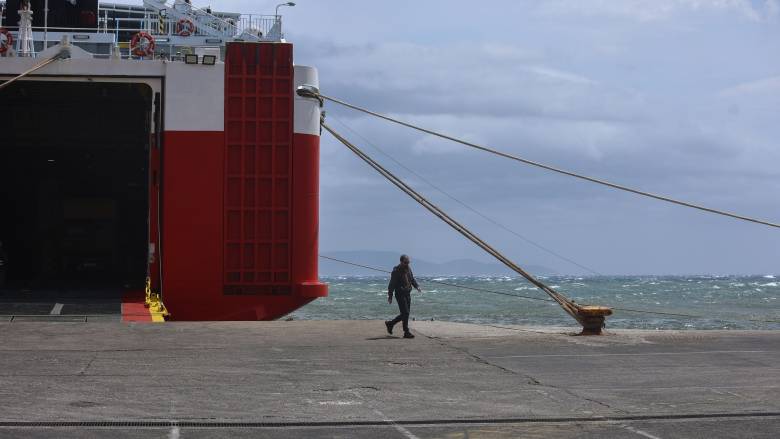 Μηχανική βλάβη στο πλοίο από Κέα προς Λαύριο - Καθυστέρηση στην αποβίβαση
