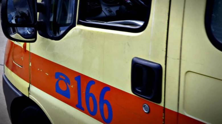 Τροχαίο στα Χανιά: Επιχείρηση απεγκλωβισμού για τον οδηγό του οχήματος